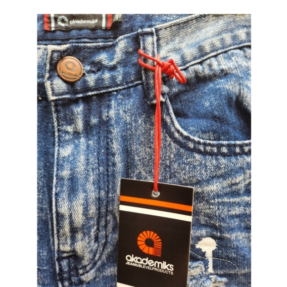 AKADEMIKS BIG BOYS DISTRESSED SHORTS SIZE 14 BRAND NEW WITH TAG - Picture 4 of 5